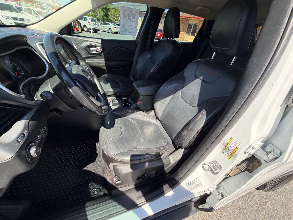2015 Jeep Cherokee Image 9