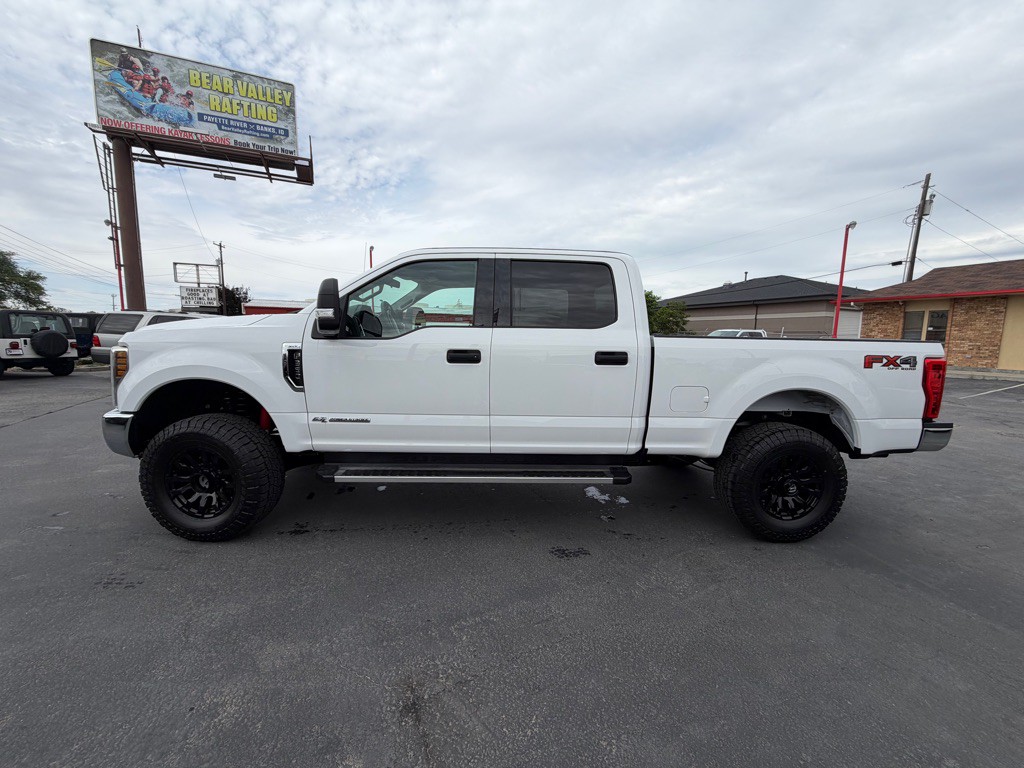 2017 Ford F-350 Image 3