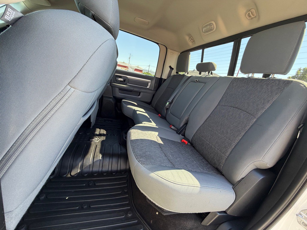 2015 RAM 1500 Image 9