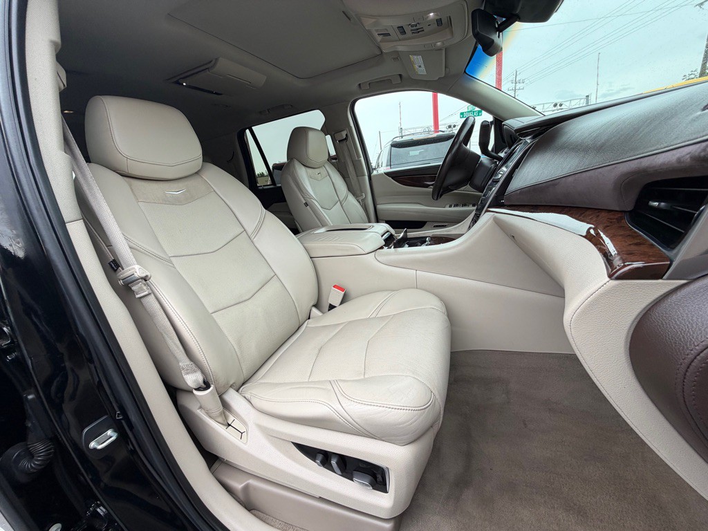 2015 Cadillac Escalade Image 9