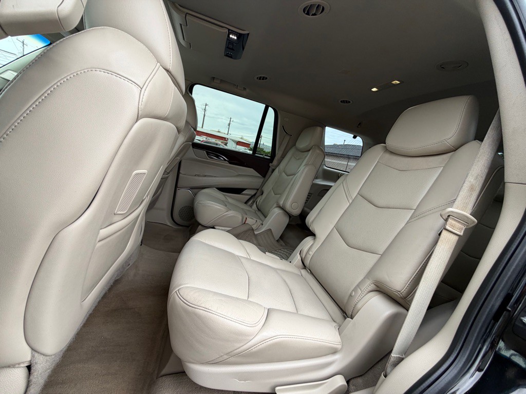 2015 Cadillac Escalade Image 10