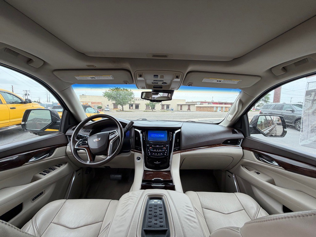 2015 Cadillac Escalade Image 12