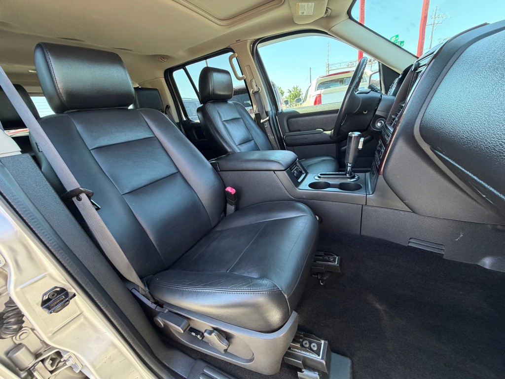 2007 Ford Explorer Image 8