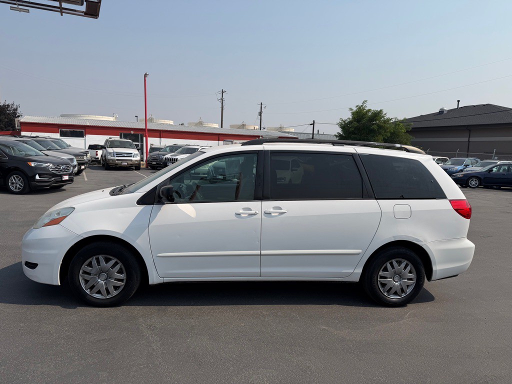2008 Toyota Sienna Image 3