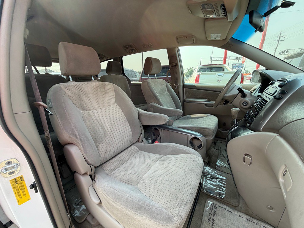 2008 Toyota Sienna Image 9