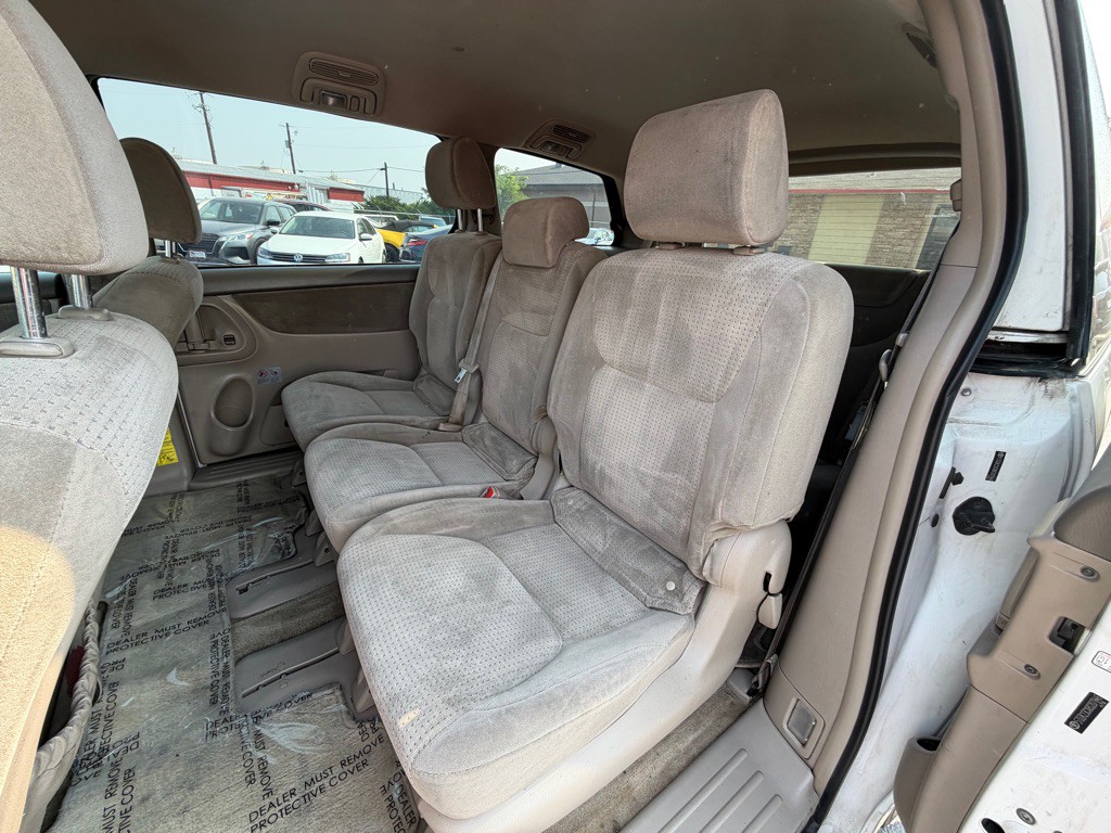 2008 Toyota Sienna Image 10