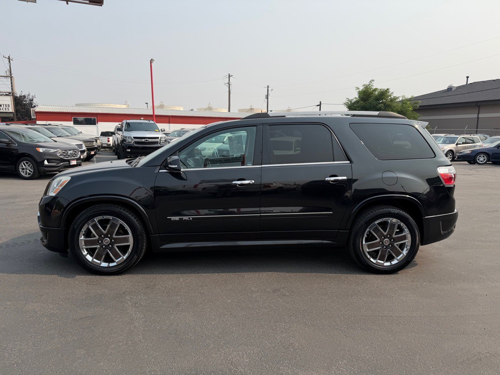 2011 GMC Acadia Image 3