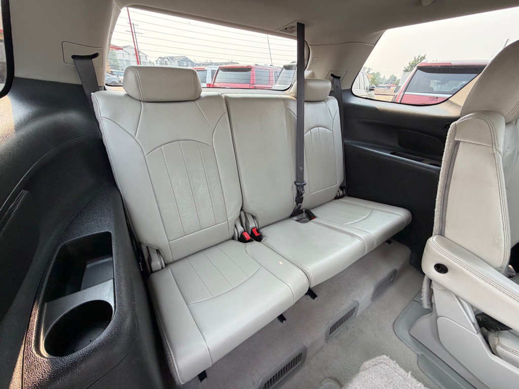 2011 GMC Acadia Image 7