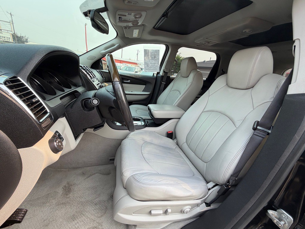 2011 GMC Acadia Image 11