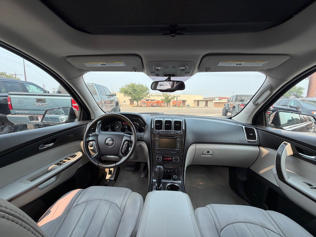 2011 GMC Acadia Image 12