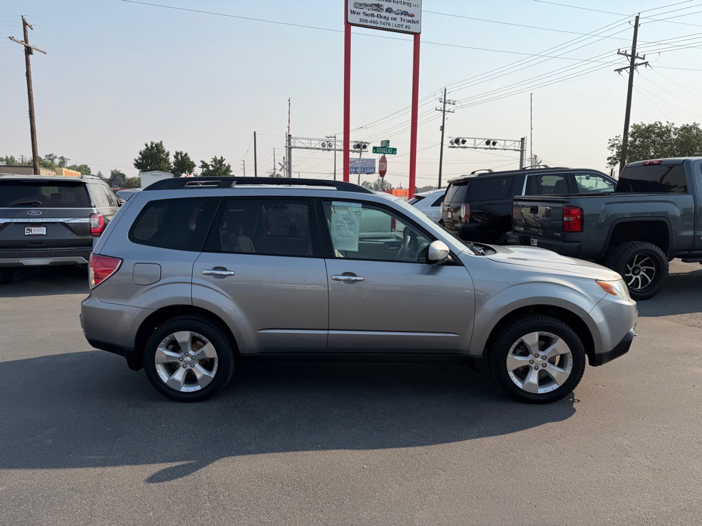 2010 Subaru Forester Image 6