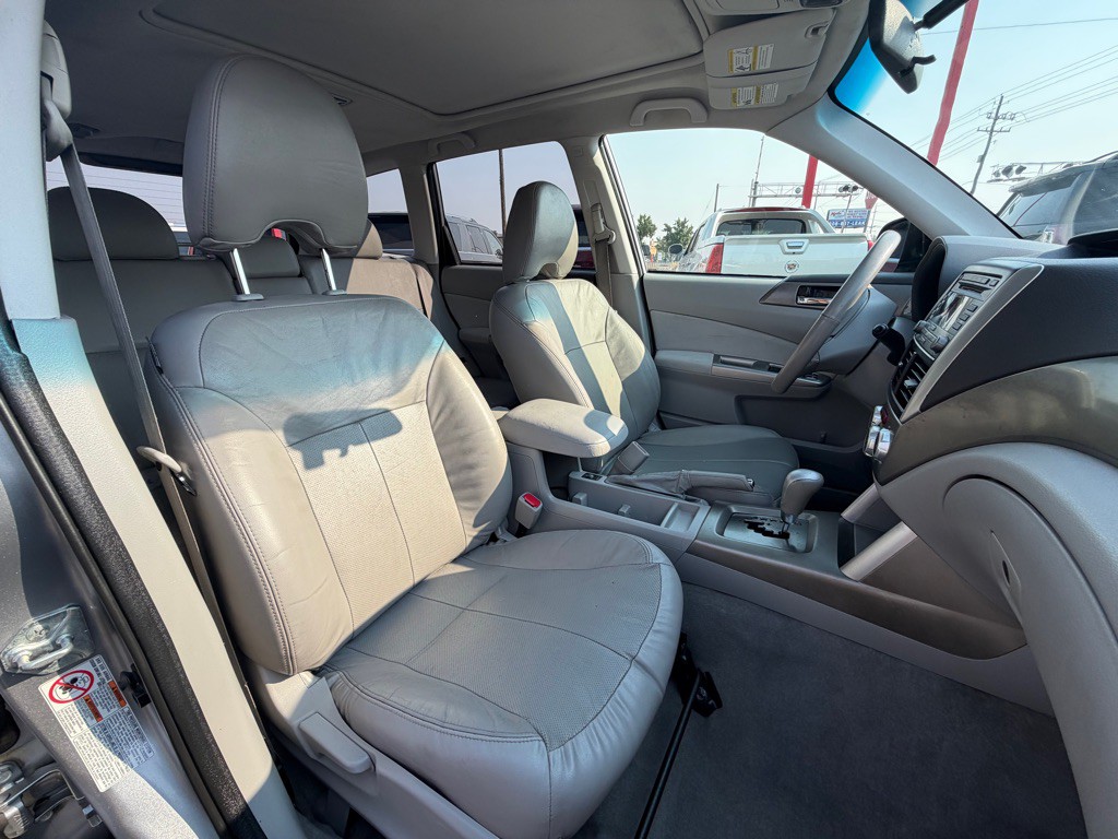 2010 Subaru Forester Image 8