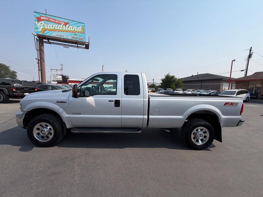 2005 Ford F-350 Image 3