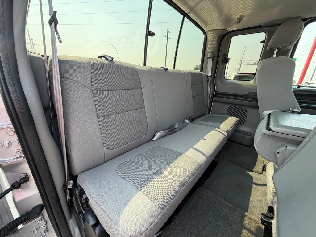 2005 Ford F-350 Image 7