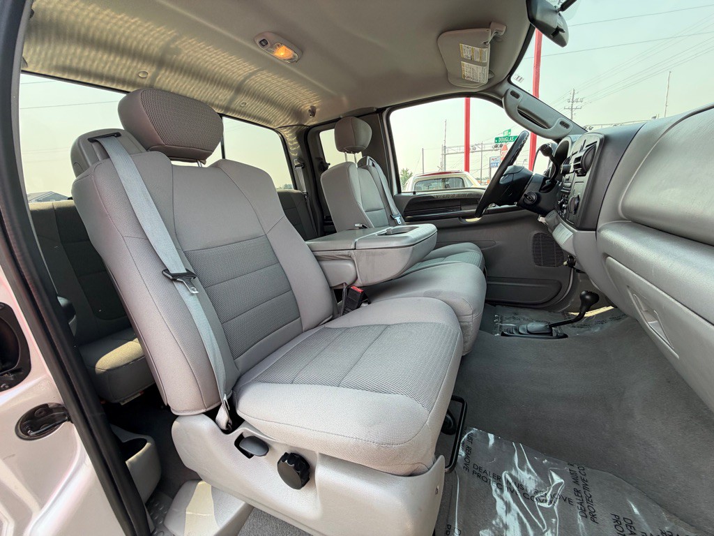 2005 Ford F-350 Image 8
