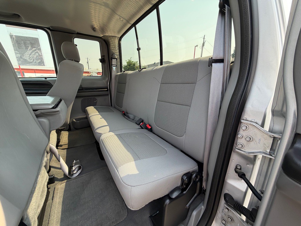 2005 Ford F-350 Image 9