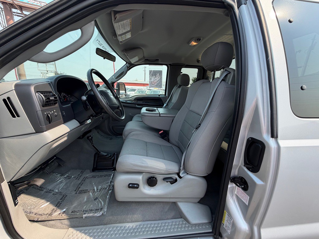 2005 Ford F-350 Image 10