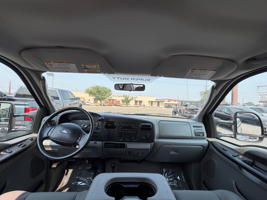 2005 Ford F-350 Image 11