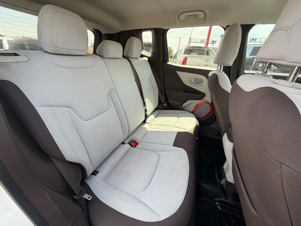 2015 Jeep Renegade Image 7