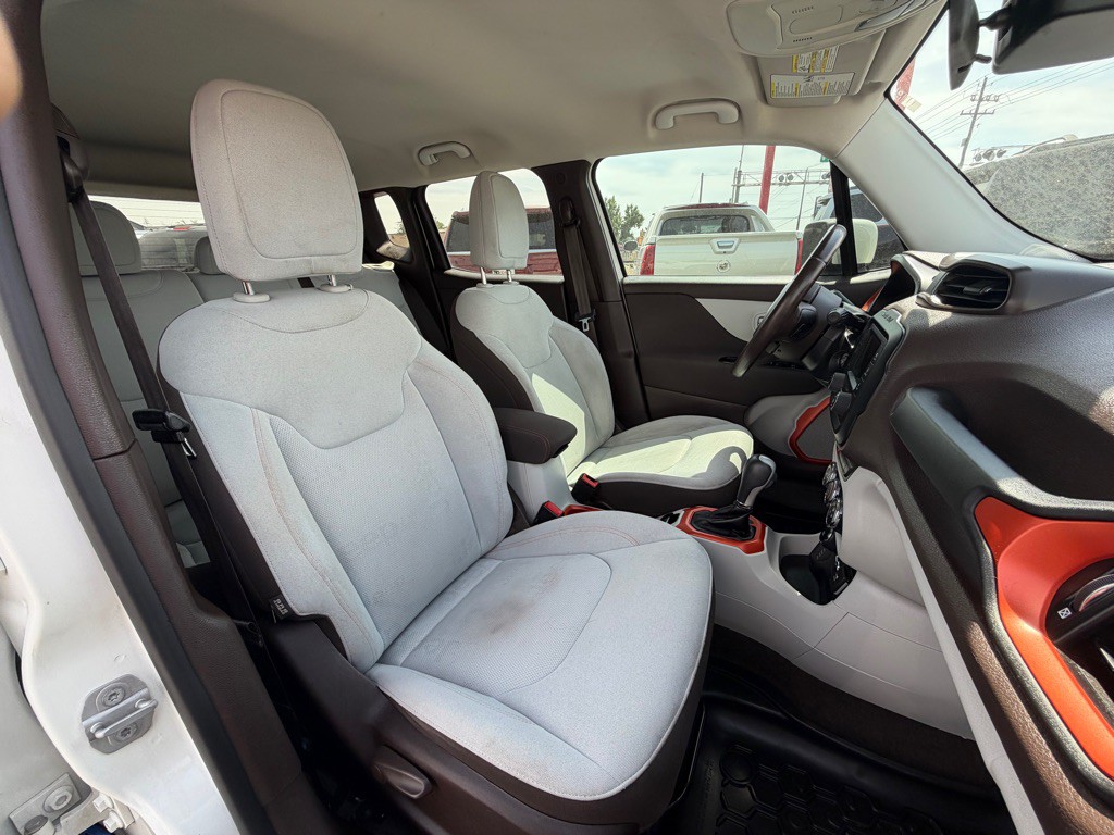 2015 Jeep Renegade Image 8