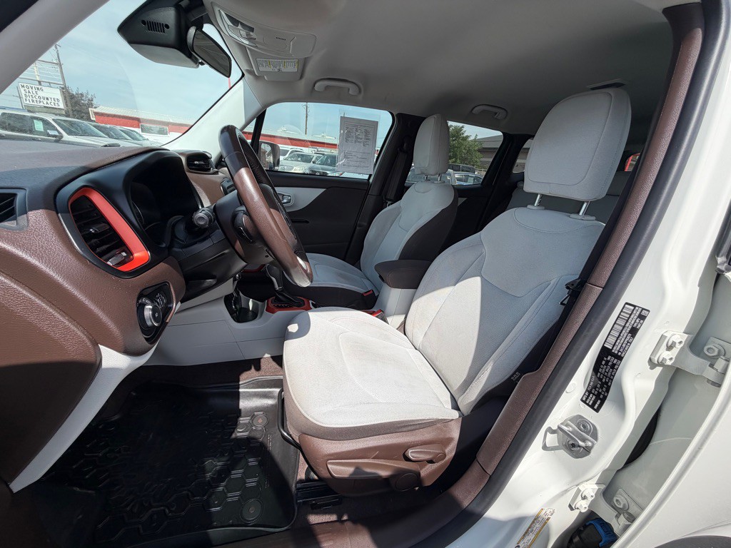 2015 Jeep Renegade Image 10