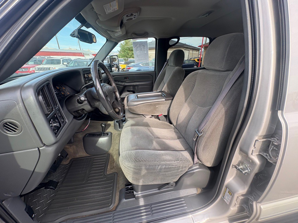 2004 Chevrolet Silverado 1500 Image 8