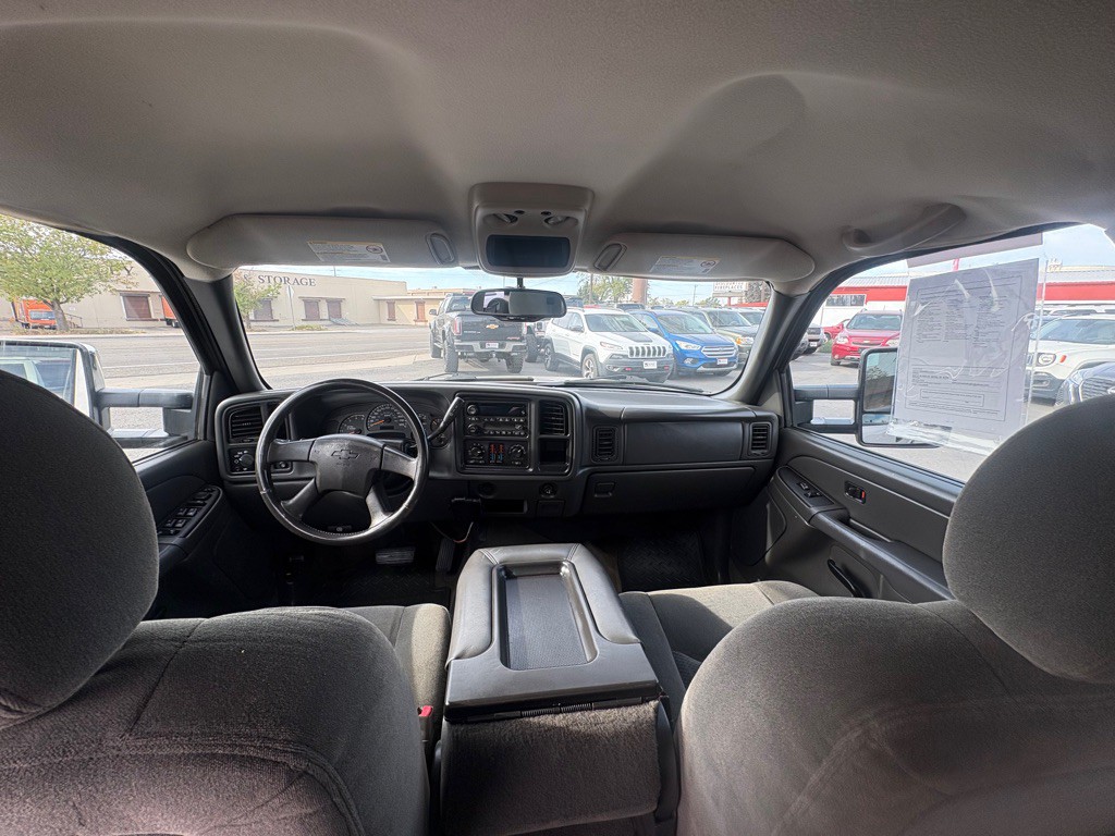 2004 Chevrolet Silverado 1500 Image 9