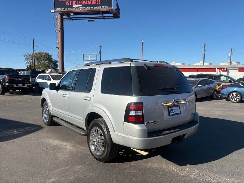 2010 Ford Explorer Image 4