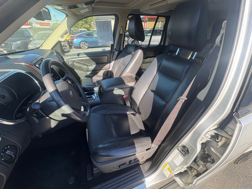 2010 Ford Explorer Image 9