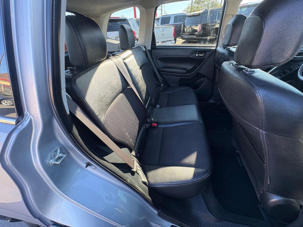 2015 Subaru Forester Image 8