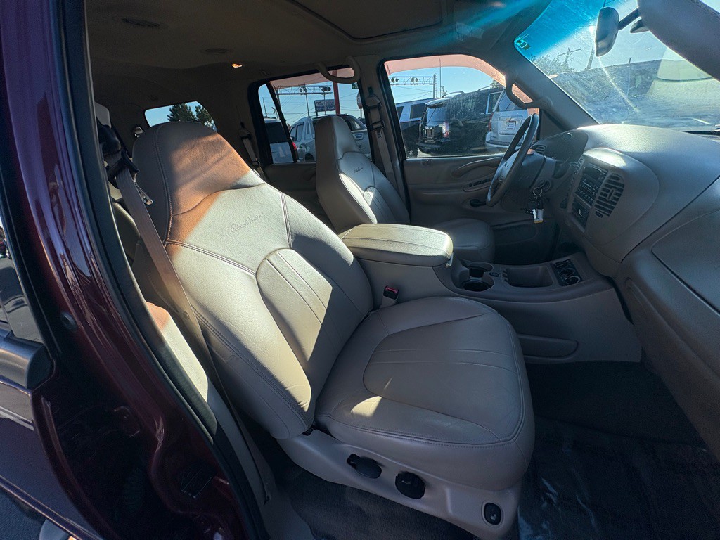 2000 Ford Expedition Image 7