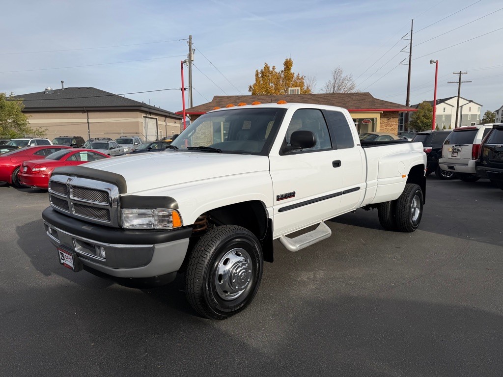 2001 Dodge Ram 3500 Image 2
