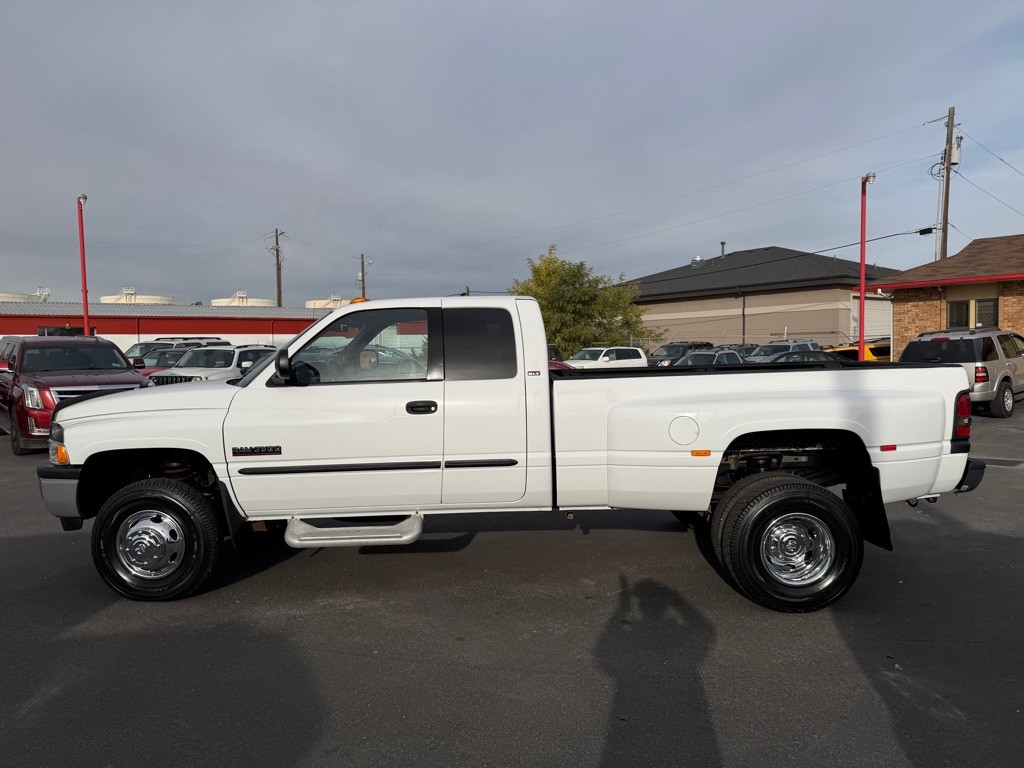 2001 Dodge Ram 3500 Image 3