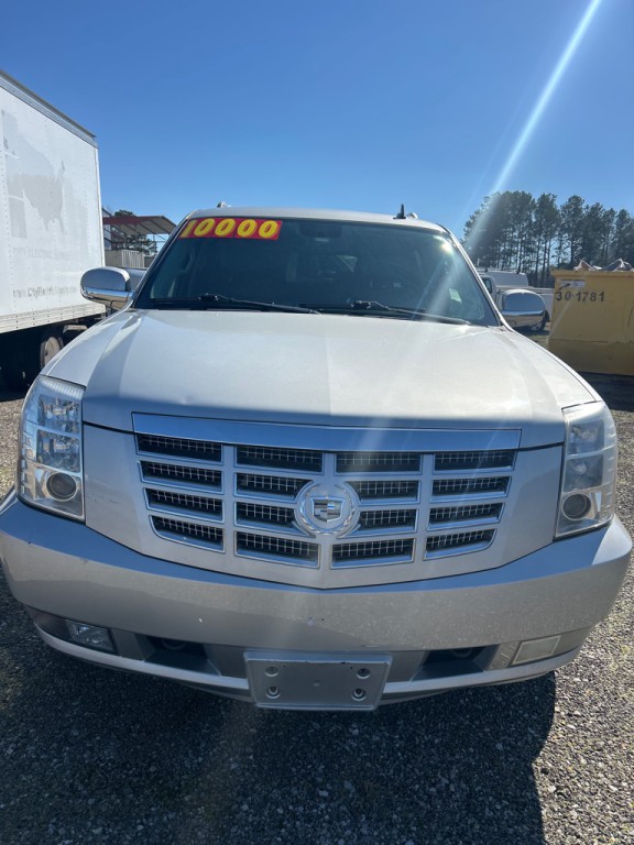 2011 Cadillac Escalade Image 2