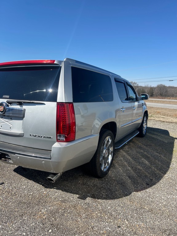 2011 Cadillac Escalade Image 6