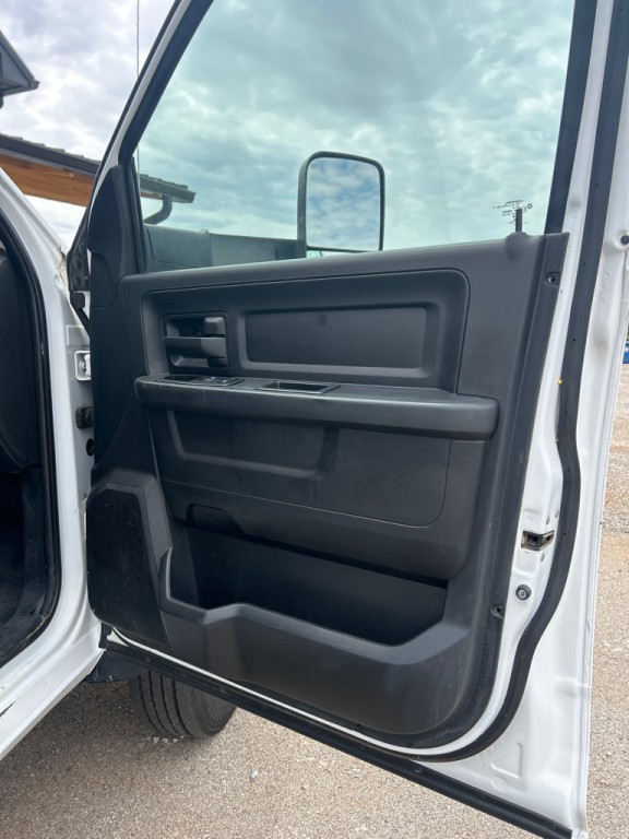 2018 RAM 5500 Image 9