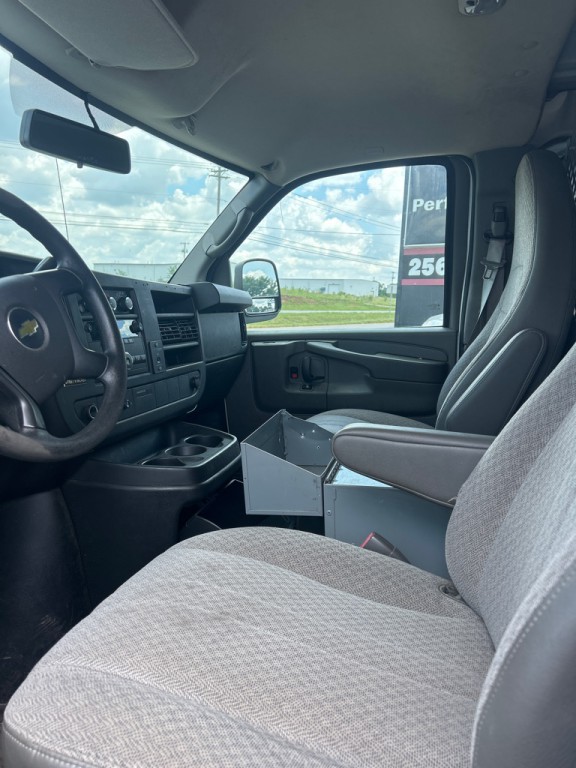 2013 Chevrolet Express Image 10