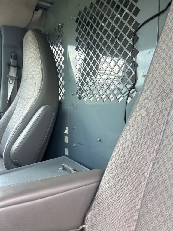 2013 Chevrolet Express Image 12