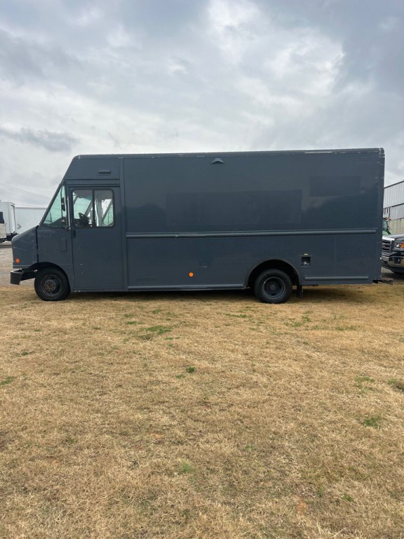 2019 Ford Econoline Image 1