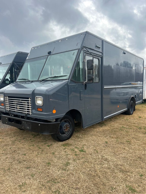 2019 Ford Econoline Image 2