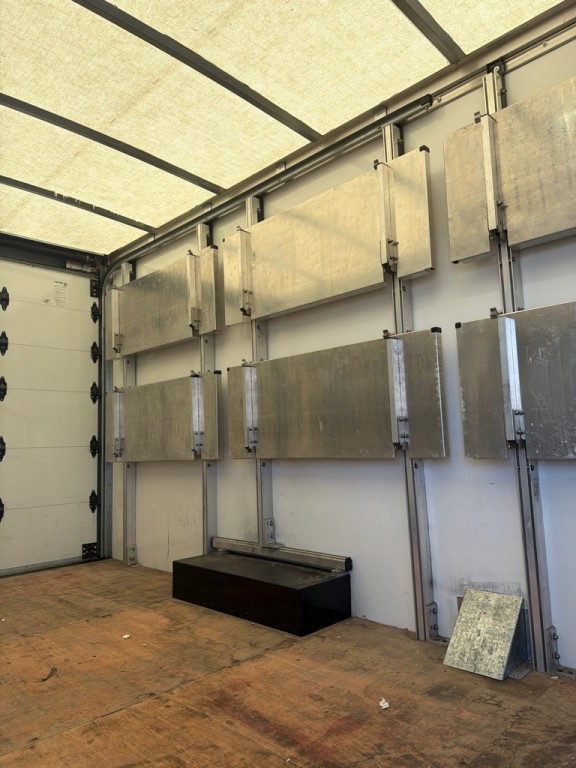 2022 Chevrolet Express Image 4