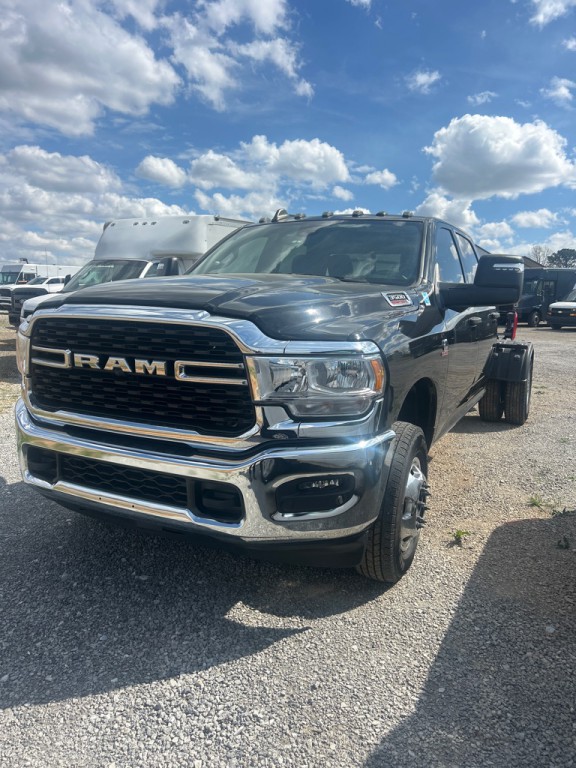2024 RAM 3500 Image 1