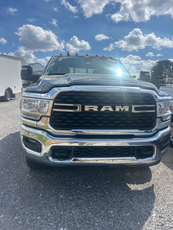2024 RAM 3500 Image 2