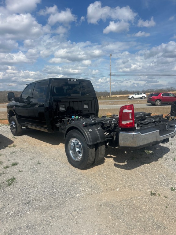 2024 RAM 3500 Image 11