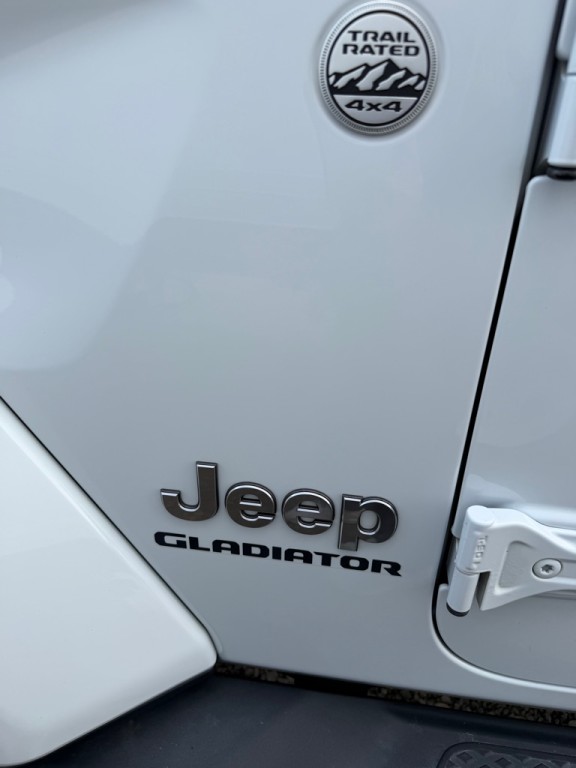2020 Jeep Gladiator Image 12