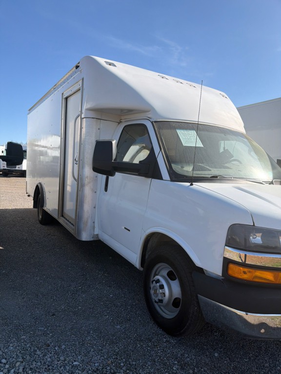 2022 Chevrolet Express Image 3