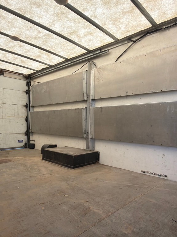 2022 Chevrolet Express Image 4