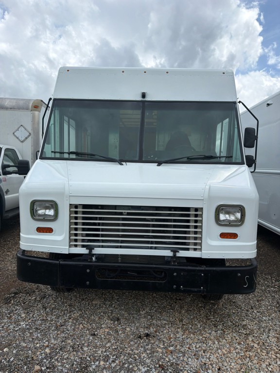 2019 Ford Econoline Image 2