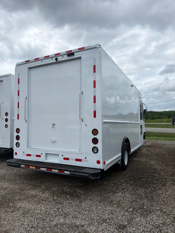 2019 Ford Econoline Image 4