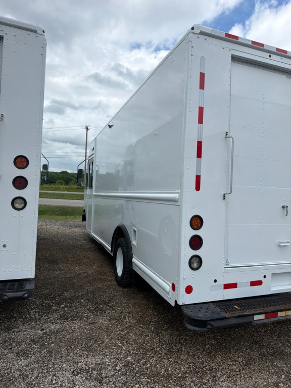 2019 Ford Econoline Image 6